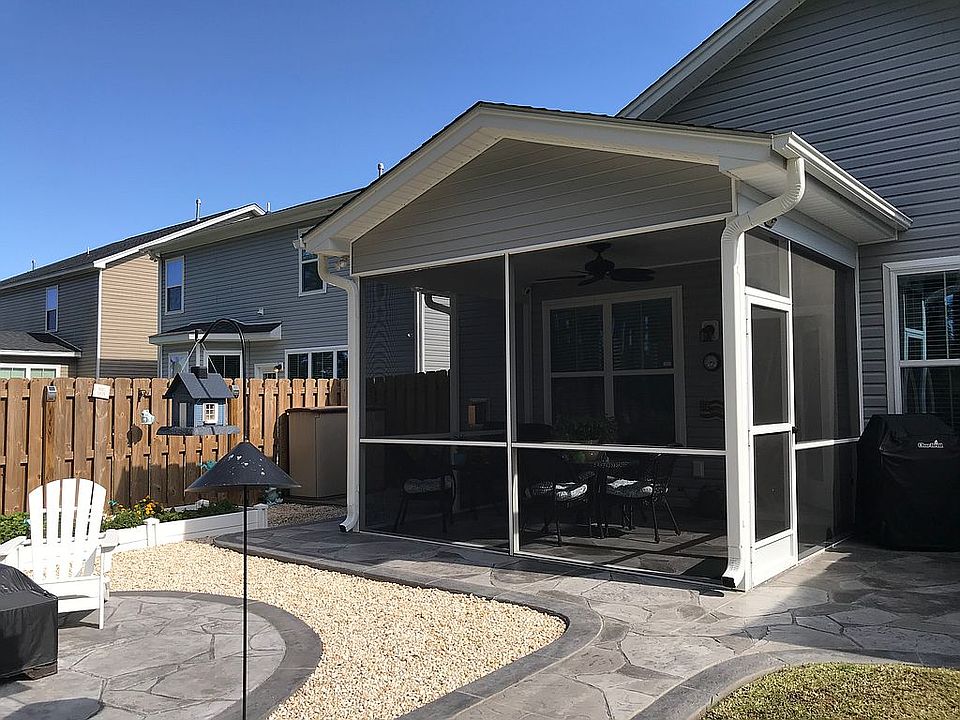 Screen porch 