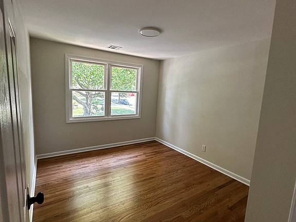 3rd image of 534 Washington Ave Floor 2