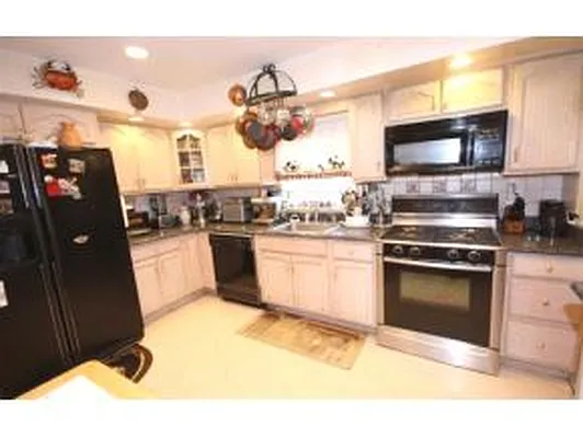 Sold by Bergen Basin Real Estate | media 2