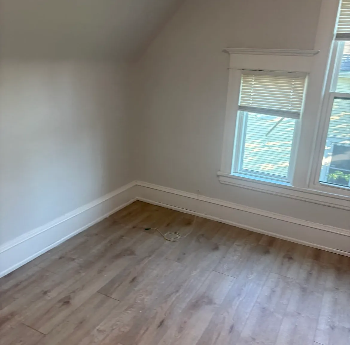 4219 Dupont Ave N — Photo 4