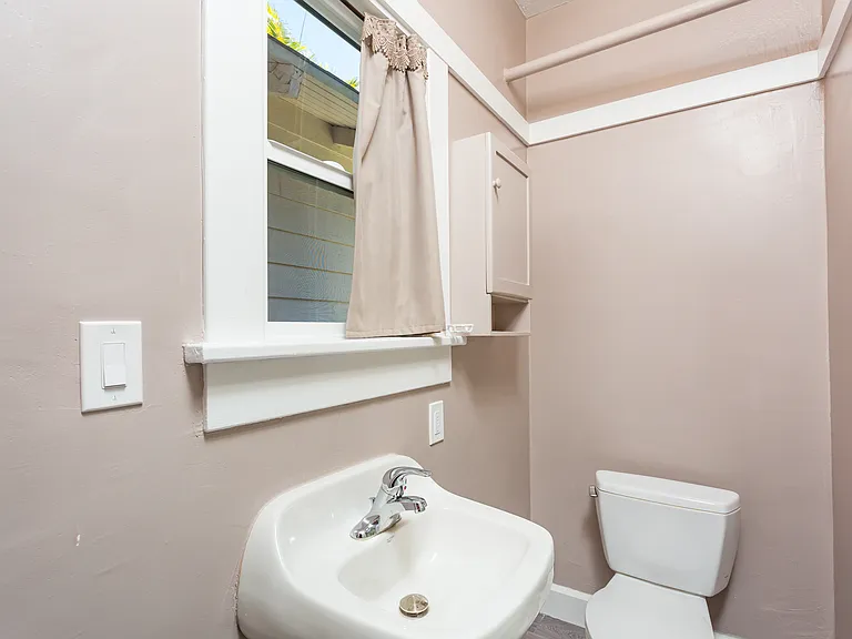 3425 Albatross St — Photo 5