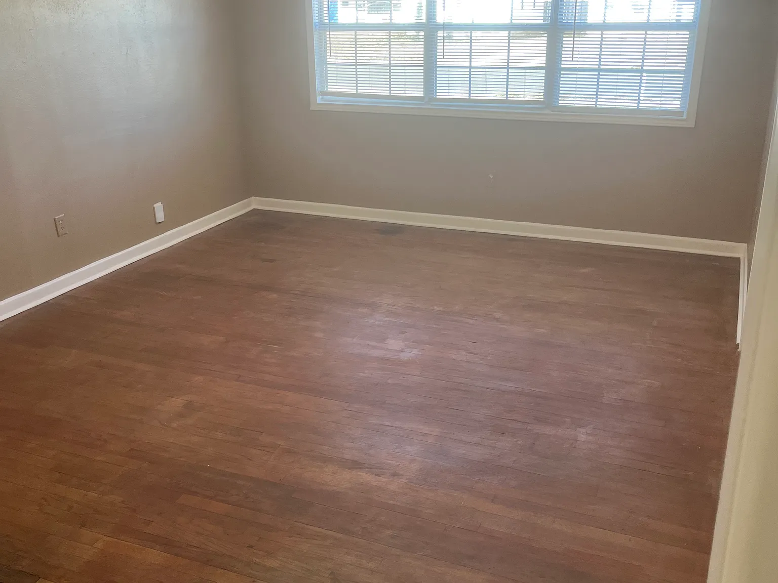 4 bed, 1550 sqft, $1,645 — Photo 2