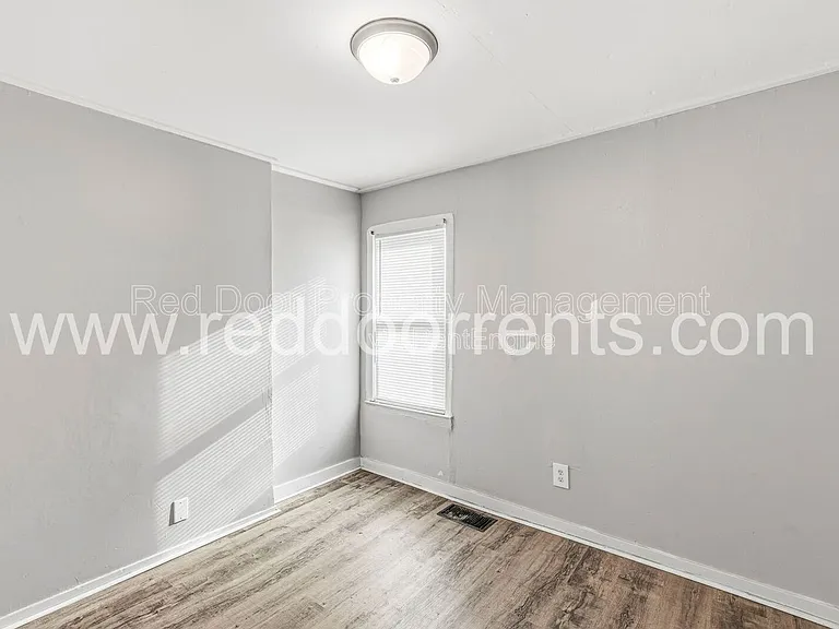 4320 E 30th St — Photo 16