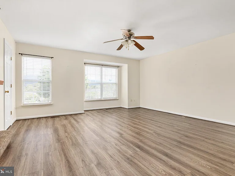 313 Frontier Fort Ln — Photo 7