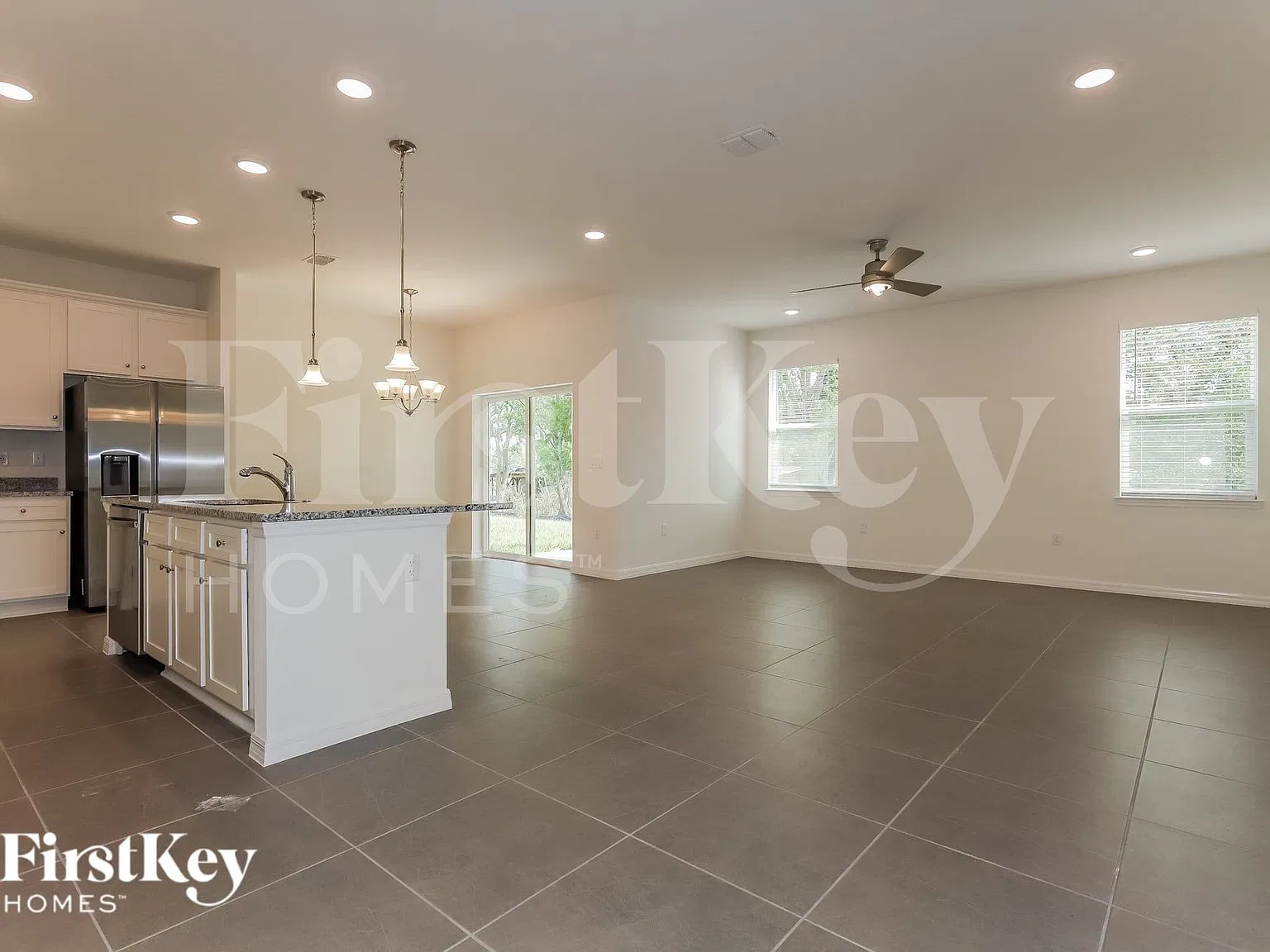 4 bed, 2.0 bath, 1839 sqft, $2,185 — Photo 3