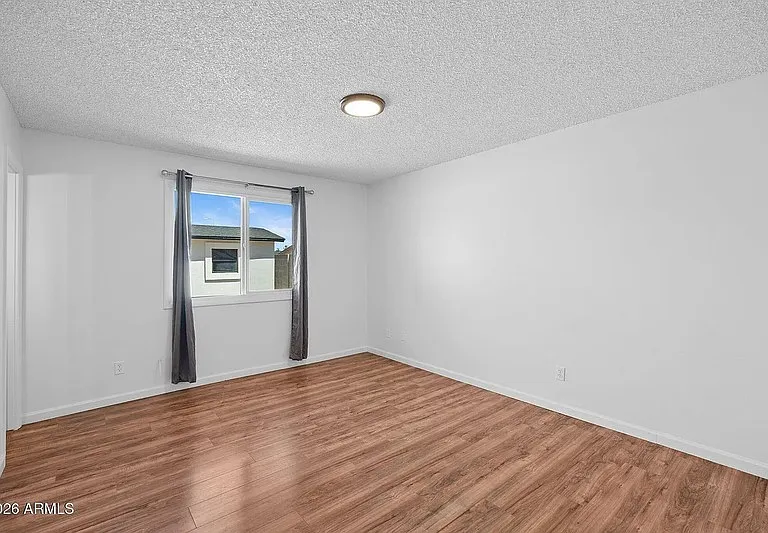 1664 E Del Rio Dr — Photo 24