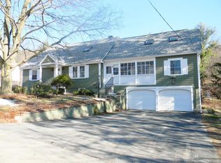 33 Richardson Dr, Fitchburg, MA 01420