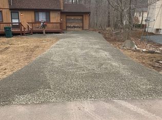 1927 Horseshoe Bnd, Tobyhanna, PA