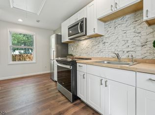 57 Riverlawn Dr, Wayne, NJ
