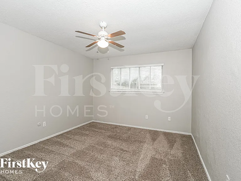 24119 Lone Elm Dr — Photo 16