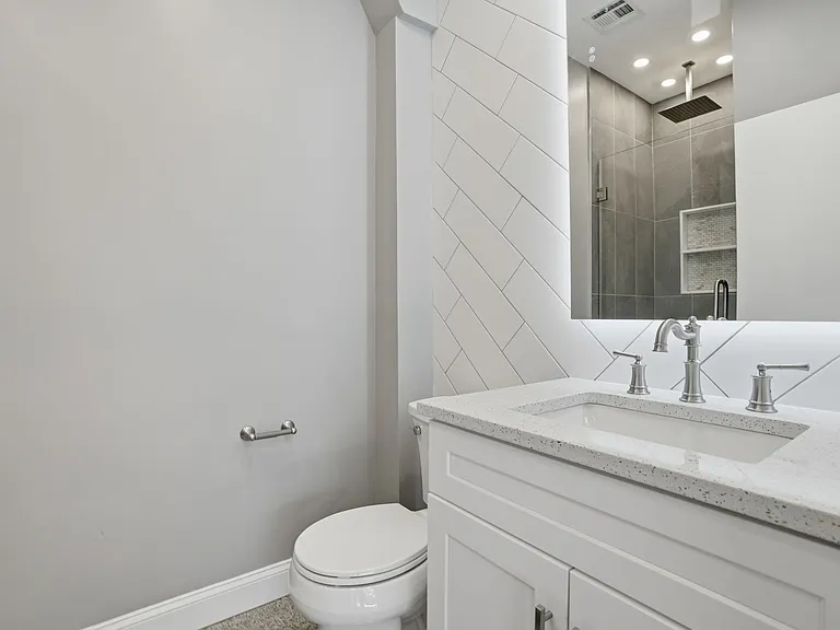 182 Gay St #110 — Photo 4
