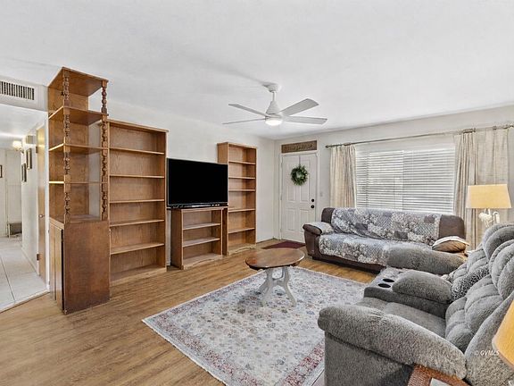 3rd image of 3902 W Pace St