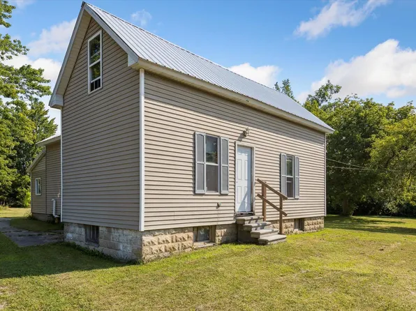 228 W Beaver St, Standish, MI 48658