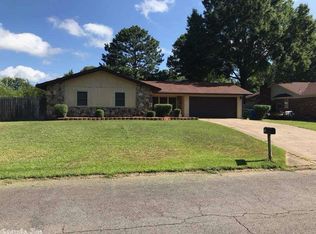 12 Hawthorne Dr, Conway, AR 72034