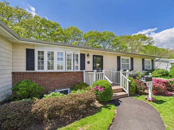 340 Lowell Road, Sayville, NY 11782