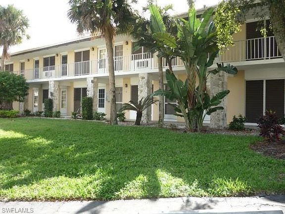 3rd image of 167 N Collier Blvd APT A4