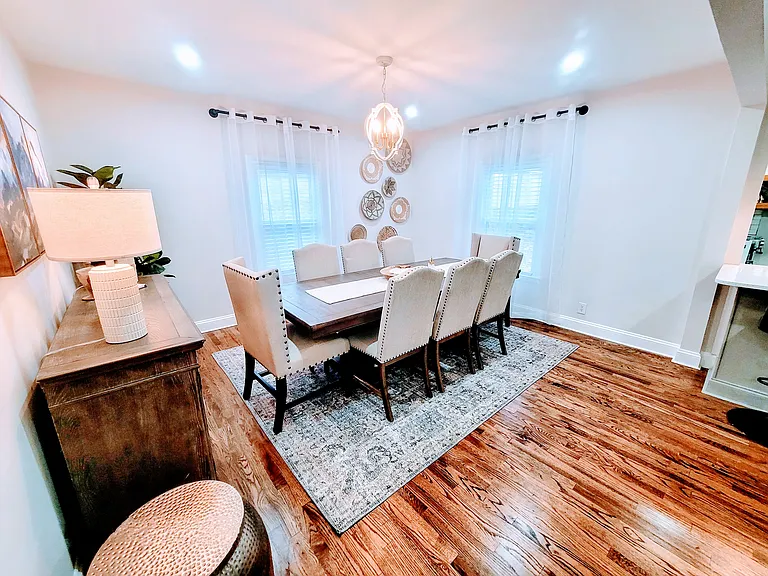 33 Essex Ct — Photo 12