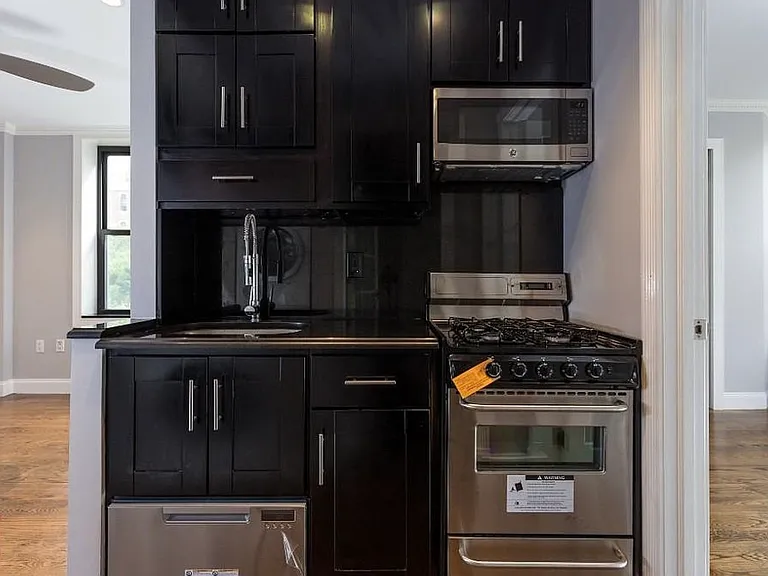 158 Avenue C #6 — Photo 4