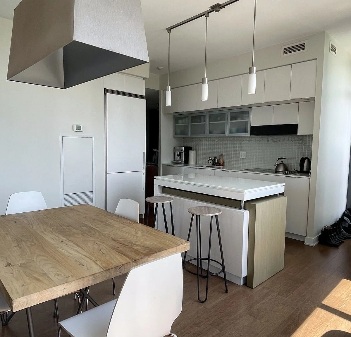 2 bed, $3,900 — Photo 4