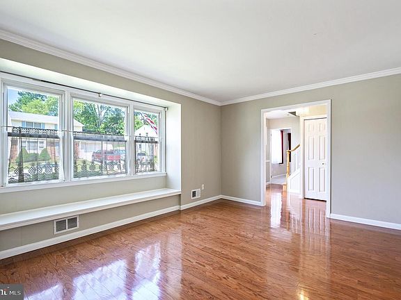 3rd image of 309 Darwin Dr