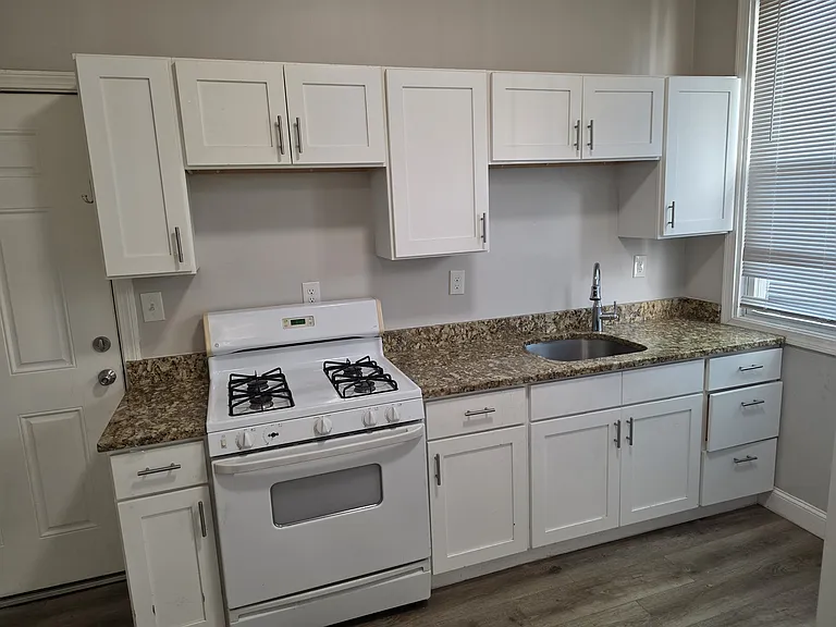 93 Summit St #3 — Photo 4