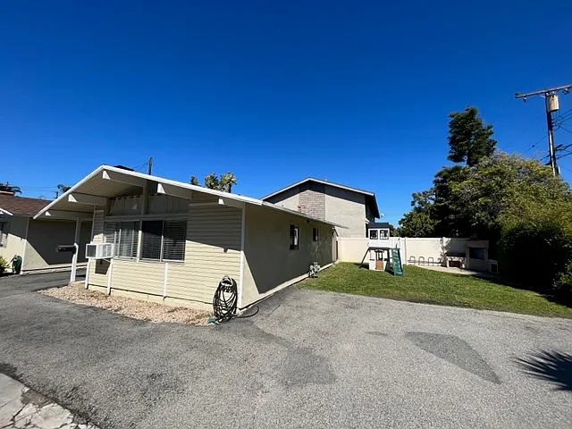 2316 Santa Ana Ave — Photo 1