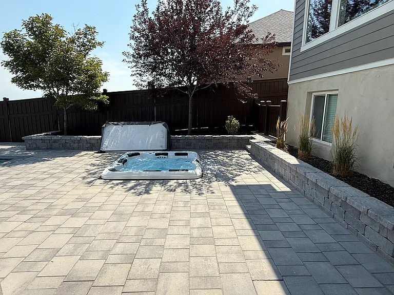 592 N Hills Ct — Photo 12
