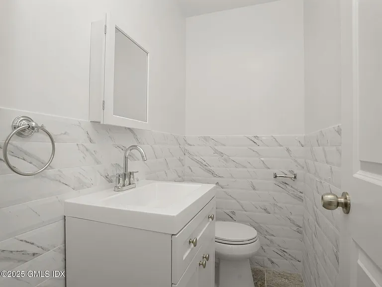 37 Edgewood Ave #B — Photo 9