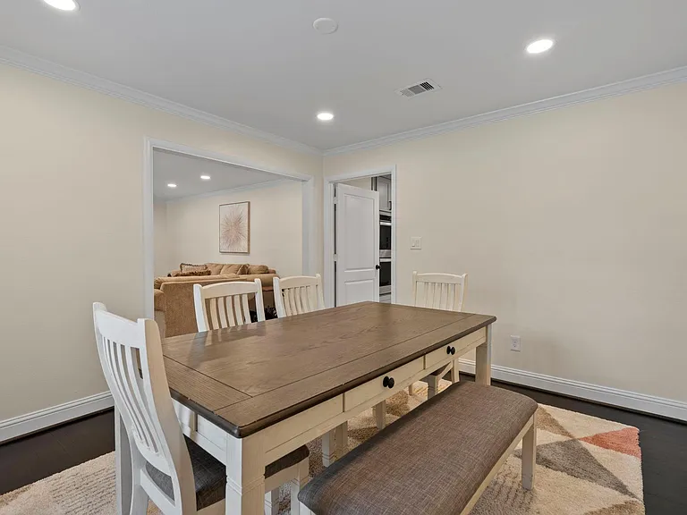 2402 Chimney Rock Rd — Photo 12