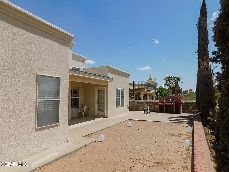 917 Tecate Pl — Photo 40