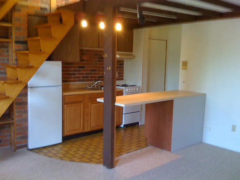 54 University Ave #5 — Photo 5