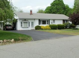 14 Woburn St, Coventry, RI 02816