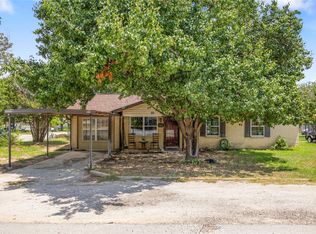 949 Ladelle St, De Leon, TX 76444