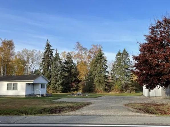 3879 N Lakeshore Rd, Port Hope, MI 48468