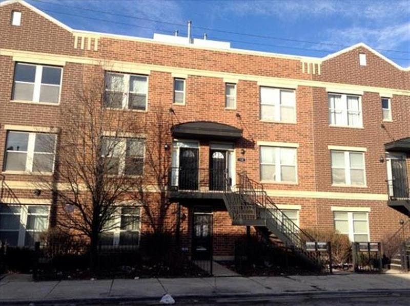1st image of 738 S Kedzie Ave #1