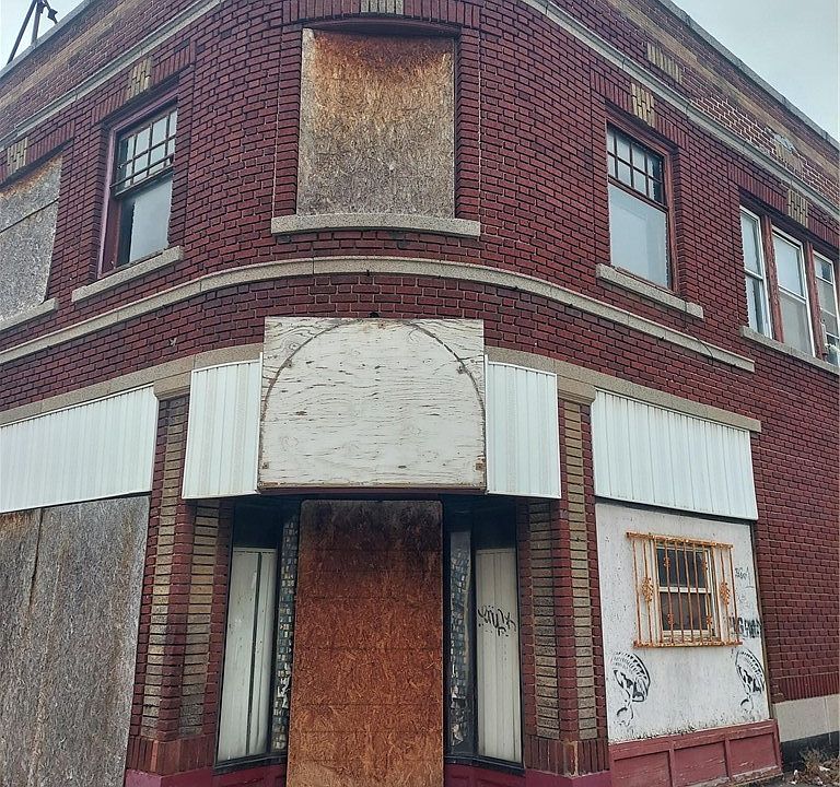 1st image of 630 Walden Ave