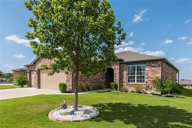 1st image of 207 Bartlett Peak Dr