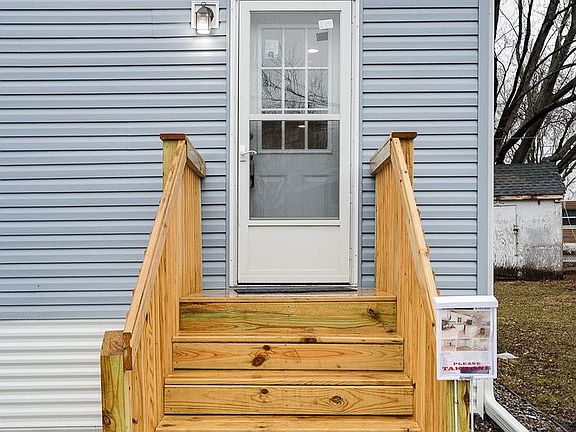 2nd image of 8 Fairhills Dr