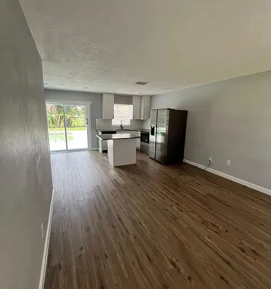 1221 Cypress Ln — Photo 13