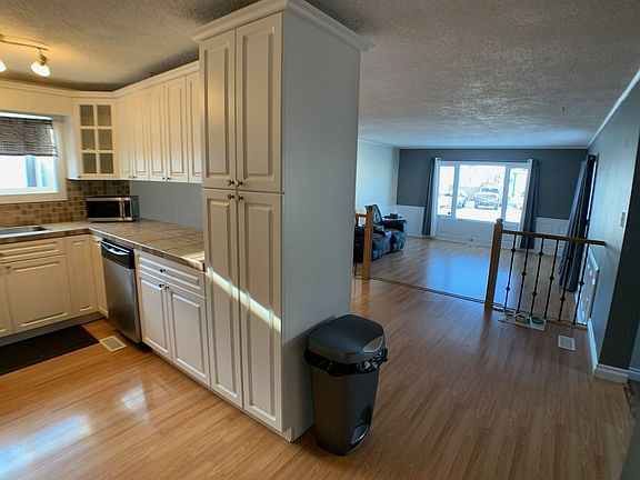5th image of 257 Caouette Cres