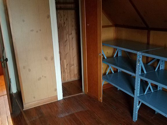 3rd floor BR w/ cedar closet