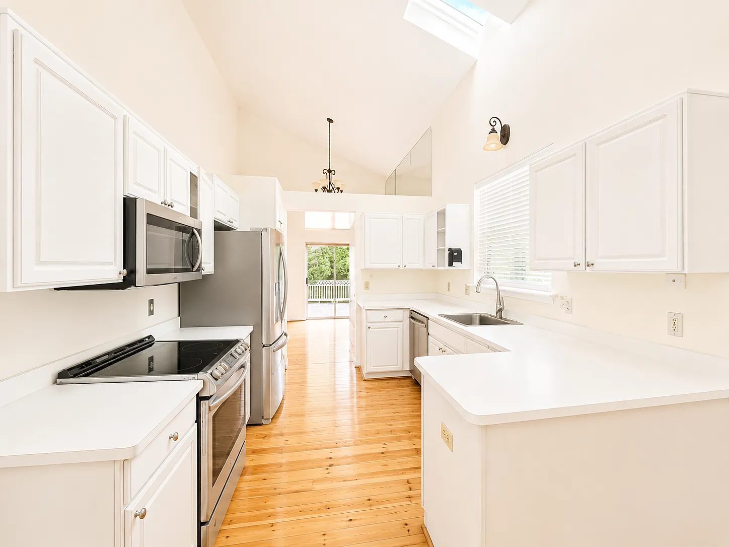 3 bed, 1734 sqft, $2,900 — Photo 4
