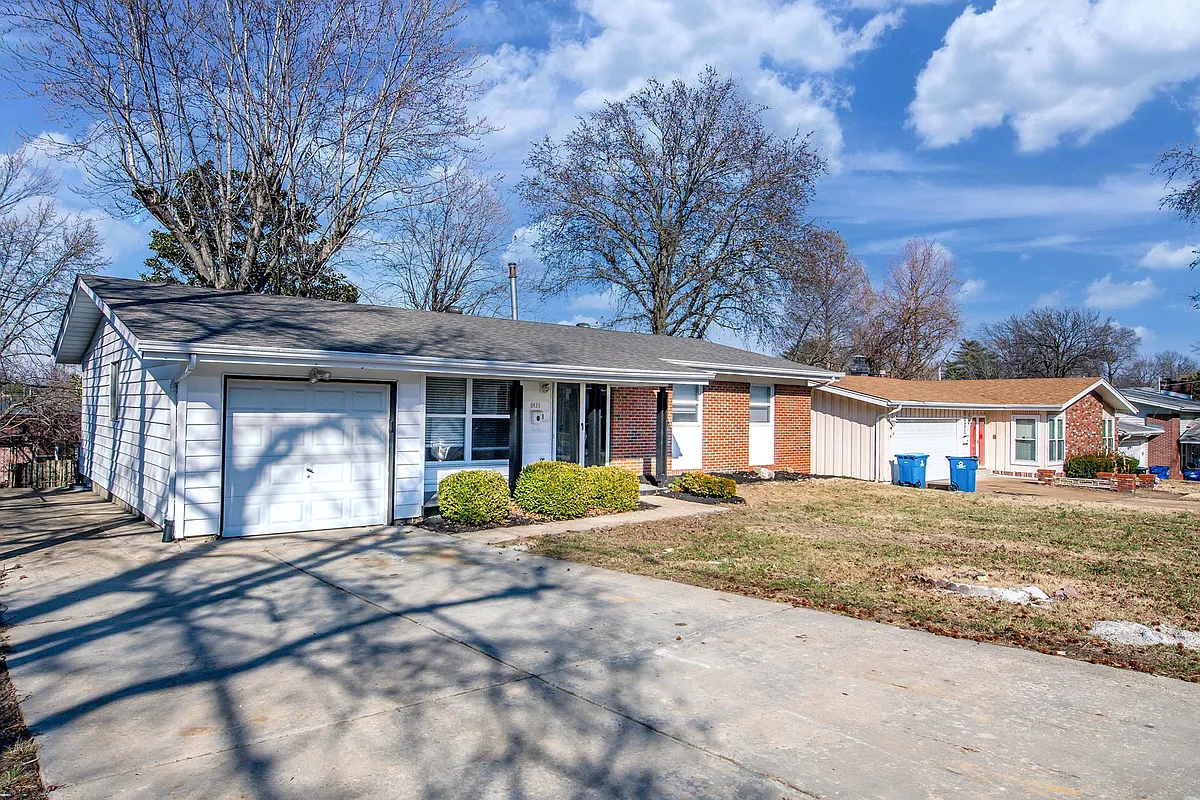 Building Photo - 8435 Bridle Spur Dr