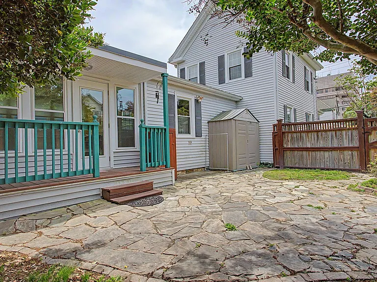 234 Washington St — Photo 16