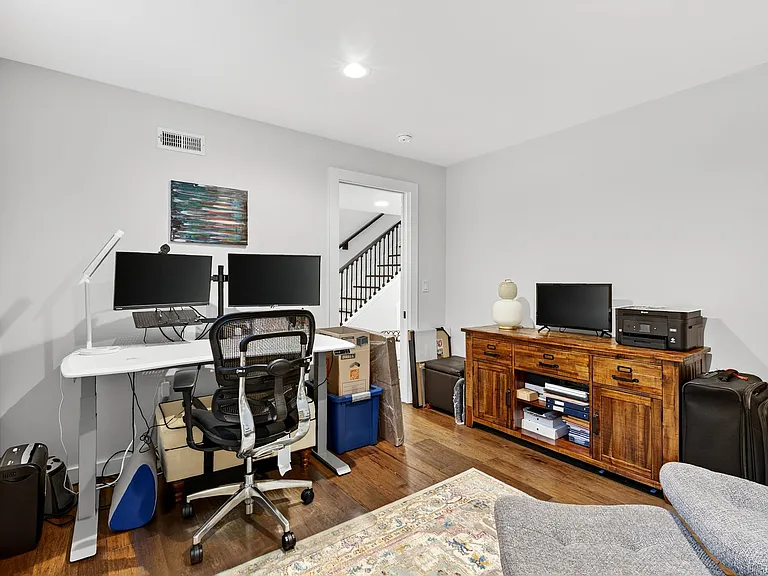 215 N Sarah St #7 — Photo 6