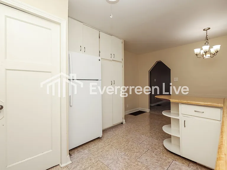 4109 Farnham Ave — Photo 8