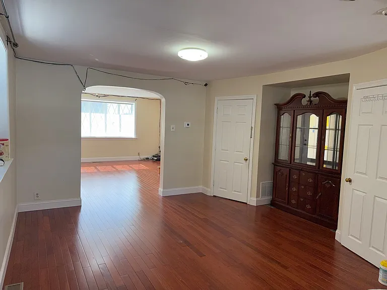 1203 Disston St — Photo 7