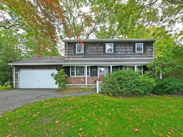 148 Mcneil Street, Sayville, NY 11782