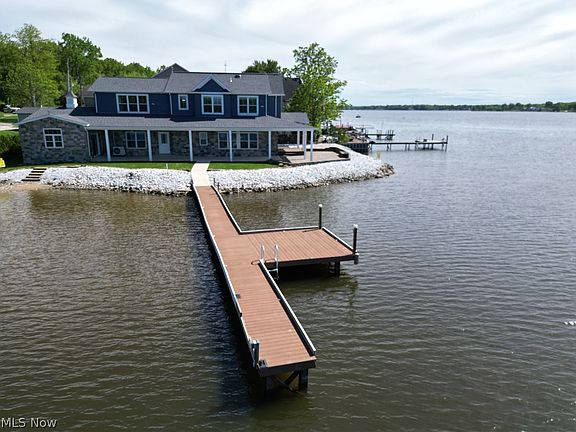 3rd image of 2166 NE River Rd