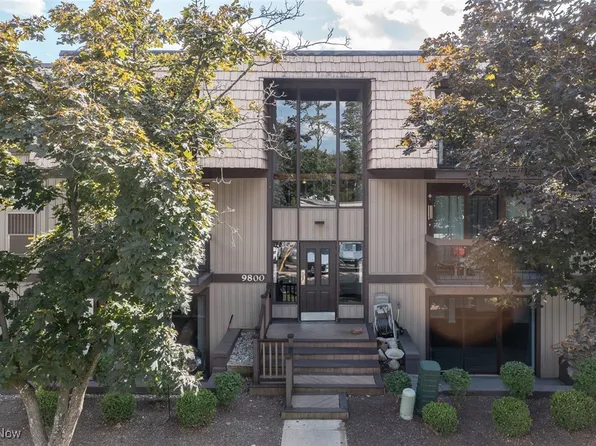 9800 Cove Dr Unit H2, North Royalton, OH 44133